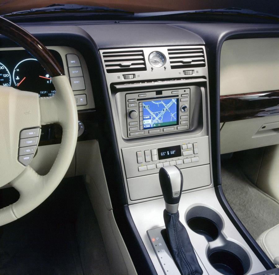 Lincoln Navigator 2003 года  (фото 51 из 59)